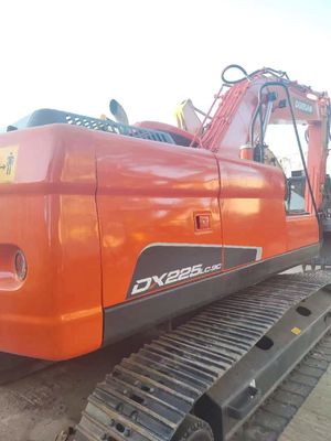 25тонная экскаваторная машина Doosan DX225LC в хорошем состоянии