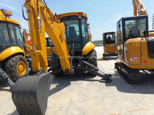 Использованный грузовик JCB 3CX в хорошем состоянии с номинальной нагрузкой 6 тонн и 2016 года