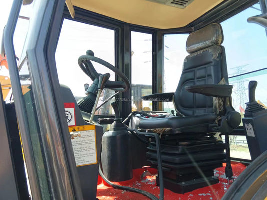 Использованный грузовик JCB 3CX в хорошем состоянии с номинальной нагрузкой 6 тонн и 2016 года