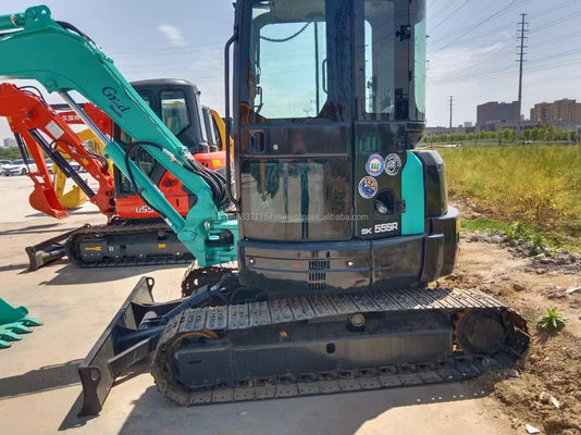 Использованный экскаватор Kobelco SK55SR с оригинальным гидравлическим насосом и низким рабочим временем