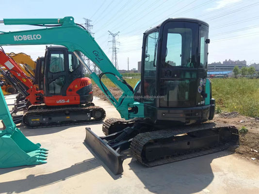Использованный экскаватор Kobelco SK55SR с оригинальным гидравлическим насосом и низким рабочим временем