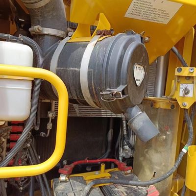 Экскаватор Komatsu PC110 с оригинальным гидравлическим цилиндром и массой машины 11000 кг