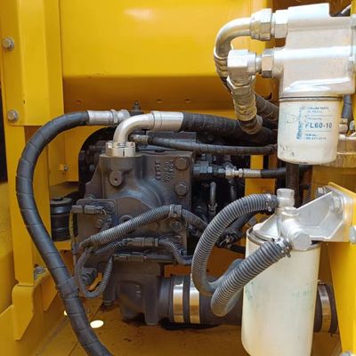 Большая подержанная экскаватор Komatsu PC130 с оригинальным гидравлическим цилиндром