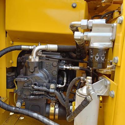 Оригинальный японский экскаватор Komatsu PC130 мощностью 75 кВт и весом 13000 кг.