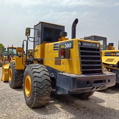 Подержанный грузовик Komatsu WA 380 с низким рабочим днем и отличными характеристиками
