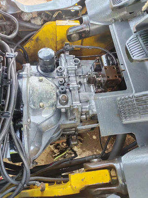 Небольшие рабочие часы Использованный вилочный погрузчик Komatsu 3 тонны с оригинальным гидравлическим клапаном в Японии