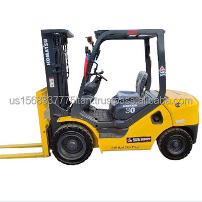 Никакая емкость ведра используется 3 тонны Komatsu дизельный вилочный погрузчик 30 с оригинальным гидравлическим клапаном