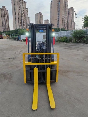 Использованный небольшой вилочный погрузчик Komatsu 3 тонны с двигателем Hangcha и оригинальным гидравлическим насосом