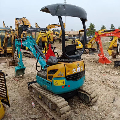 Экскаватор KUBOTA KXU17 используется в строительных мастерских с мощным двигателем и насосом