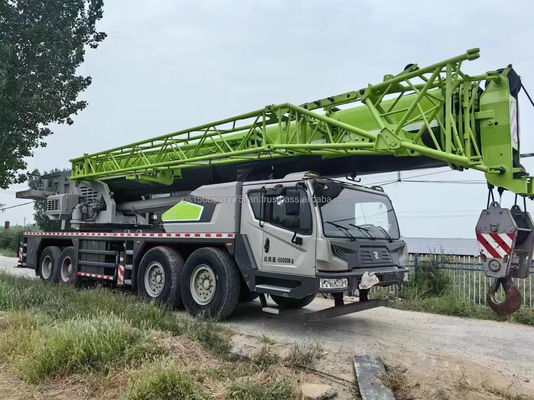 Подержанный 90-тонный кран Zoomlion с максимальной высотой подъема 4,5 м и превосходными характеристиками