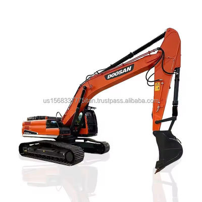 Использованный экскаватор DOOSAN DX300 с хорошими характеристиками и рабочей массой 30Тн в 2016 году