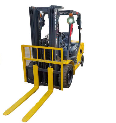 Оригинальный вилочный погрузчик Komatsu 30 Использованный вилочный погрузчик с длиной вилки 1000 мм и дизельным двигателем