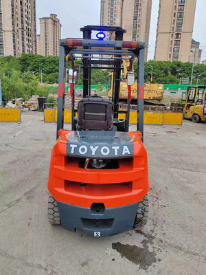 Подержанный вилочный погрузчик Toyota 9F30 Надежное и долговечное решение для обработки материалов