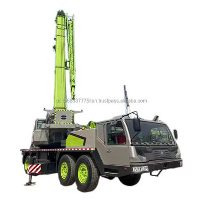 25 тонный кран Zoomlion в отличном состоянии и готов к работе в магазинах строительных материалов
