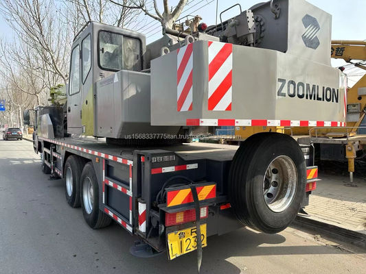 Использованный кран Zoomlion 25 тонн с отличными характеристиками и максимальной грузоподъемностью 4,5 тонны