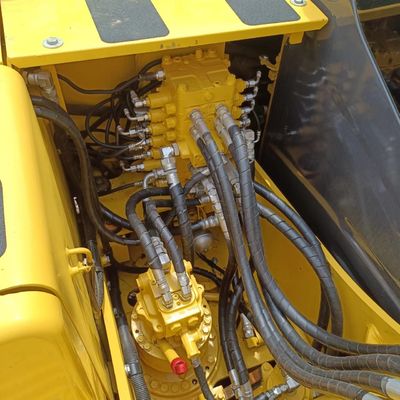 13тонная рабочая масса Использованный экскаватор Komatsu PC130 с оригинальным гидравлическим клапаном