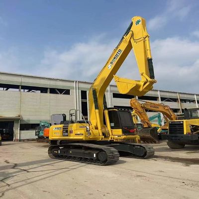 Подержанный экскаватор Komatsu PC220 с емкостью в 1,2 м3 и мощностью 119 кВт по доступной цене