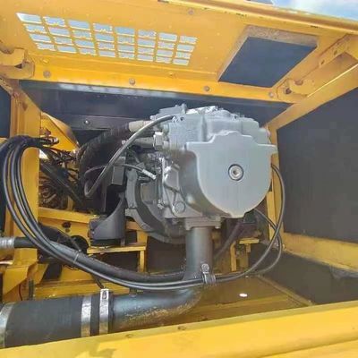 Подержанный экскаватор Komatsu PC220 с емкостью в 1,2 м3 и мощностью 119 кВт по доступной цене