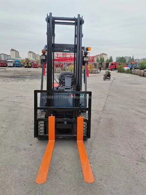 3000 кг Вес TOYOTA 7F30 Подержанный дизельный вилочный погрузчик 99% Модель 2012 года для высокой эффективности